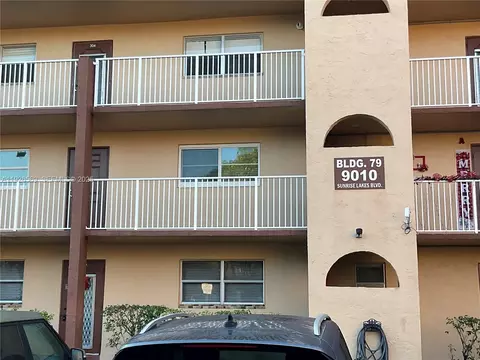 9010 Sunrise Lakes Blvd #304, Sunrise, FL 33322