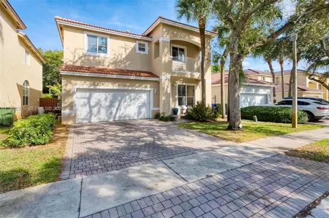 7665 NW 19th Ct, Pembroke Pines, FL 33024