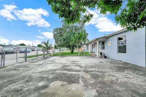 Exterior - 4020 E 10th Ave, Hialeah, FL 33013 photo 5 of 12