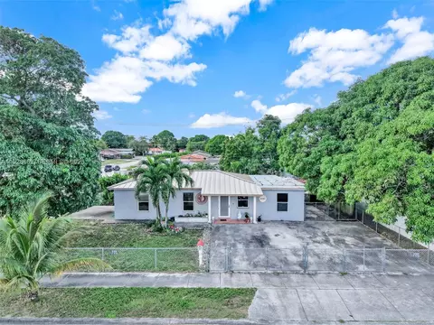 View/Area - 4020 E 10th Ave, Hialeah, FL 33013 photo 1 of 6