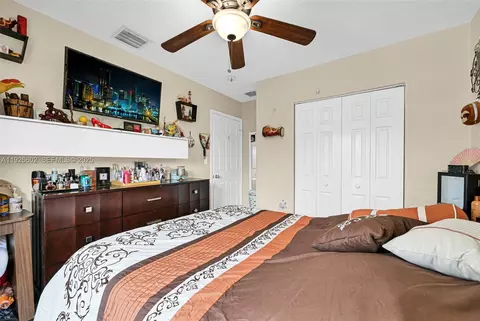 Bedroom - 4020 E 10th Ave, Hialeah, FL 33013 photo 2 of 8