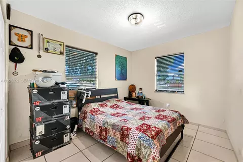 Bedroom - 4020 E 10th Ave, Hialeah, FL 33013 photo 4 of 8