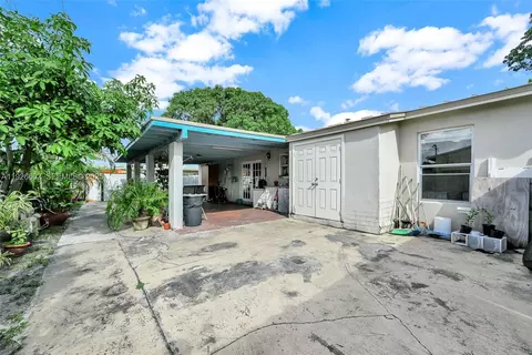 Exterior - 4020 E 10th Ave, Hialeah, FL 33013 photo 10 of 12