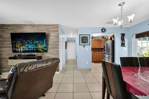 Entry Way - 4020 E 10th Ave, Hialeah, FL 33013 photo 1 of 3