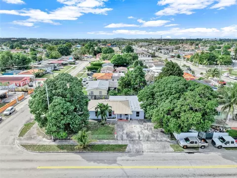 View/Area - 4020 E 10th Ave, Hialeah, FL 33013 photo 5 of 6