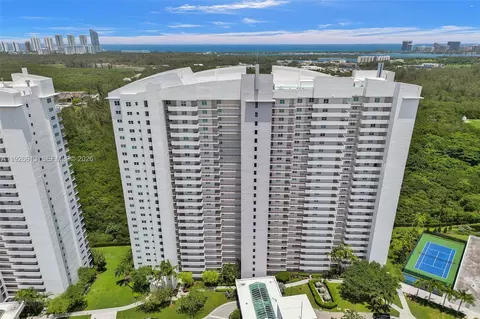 15051 Royal Oaks Ln #2601, North Miami, FL 33181