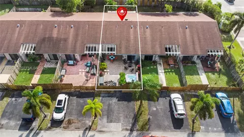 1056 E Lakes Dr, Pompano Beach, FL 33064 photo 31