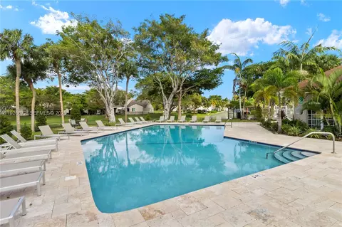 1056 E Lakes Dr, Pompano Beach, FL 33064 photo 38