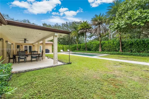 Exterior - 6755 SW 99th Ter, Pinecrest, FL 33156 photo 16 of 17