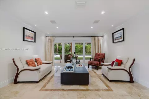 Living - 6755 SW 99th Ter, Pinecrest, FL 33156 photo 2 of 5