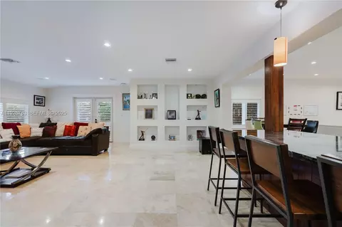 Living - 6755 SW 99th Ter, Pinecrest, FL 33156 photo 3 of 5