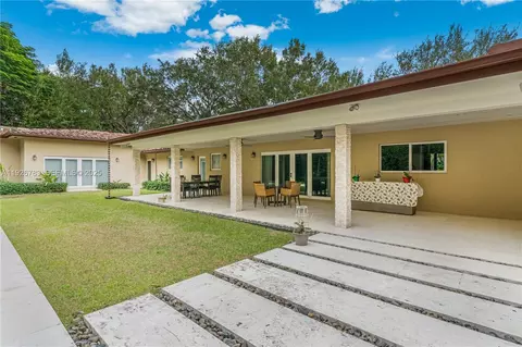 Exterior - 6755 SW 99th Ter, Pinecrest, FL 33156 photo 14 of 17