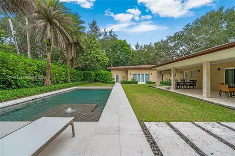 Exterior - 6755 SW 99th Ter, Pinecrest, FL 33156 photo 13 of 17