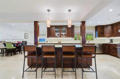 Kitchen - 6755 SW 99th Ter, Pinecrest, FL 33156 photo 3 of 10