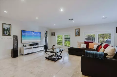 Living - 6755 SW 99th Ter, Pinecrest, FL 33156 photo 4 of 5
