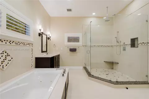 Bath - 6755 SW 99th Ter, Pinecrest, FL 33156 photo 6 of 7