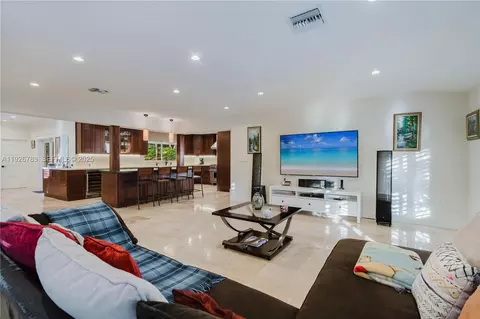 Living - 6755 SW 99th Ter, Pinecrest, FL 33156 photo 5 of 5