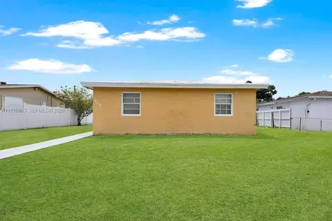 417 SW 3rd St, Hallandale Beach, FL 33009