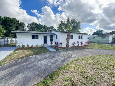 17231 NW 24th Pl, Miami Gardens, FL 33056