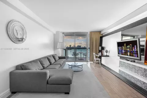 1100 West Ave #1420, Miami Beach, FL 33139