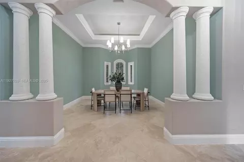Dining - 6890 SW 94th St, Pinecrest, FL 33156 photo 1 of 1