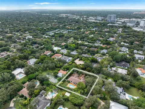 View/Area - 6890 SW 94th St, Pinecrest, FL 33156 photo 18 of 19