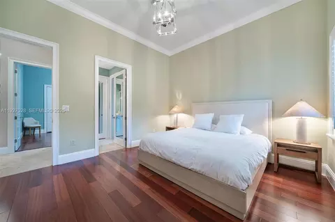 Bedroom - 6890 SW 94th St, Pinecrest, FL 33156 photo 5 of 10