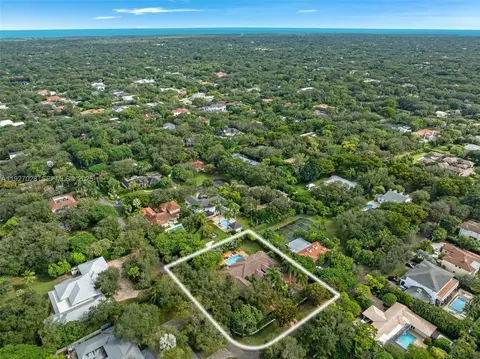 View/Area - 6890 SW 94th St, Pinecrest, FL 33156 photo 8 of 19