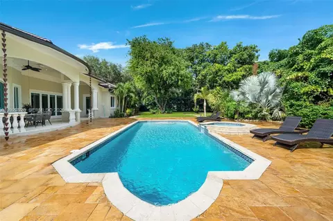 Exterior - 6890 SW 94th St, Pinecrest, FL 33156 photo 7 of 18