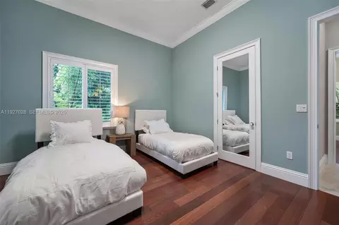 Bedroom - 6890 SW 94th St, Pinecrest, FL 33156 photo 7 of 10