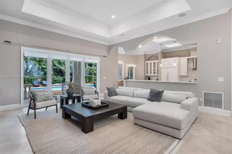 Living - 6890 SW 94th St, Pinecrest, FL 33156 photo 4 of 8