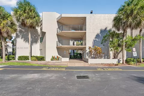 3100 Riverside Dr #305, Coral Springs, FL 33065