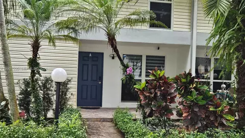 2750 N 34th Ave #9A, Hollywood, FL 33021