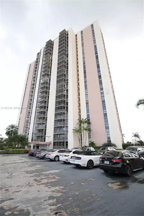 20379 W Country Club Dr #2237, Aventura, FL 33180