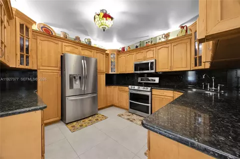 Kitchen - 4110 W 7th Ln, Hialeah, FL 33012 photo 1 of 2