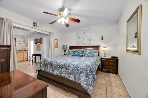 Bedroom - 4110 W 7th Ln, Hialeah, FL 33012 photo 1 of 2