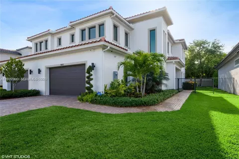 5883 W Brookfield Cir W, Fort Lauderdale, FL 33312