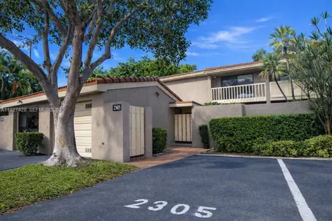 2305 Saint Andrews Rd #129, Hollywood, FL 33021