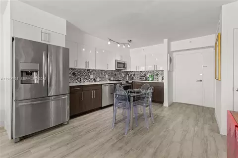 100 Lincoln Rd #643, Miami Beach, FL 33139