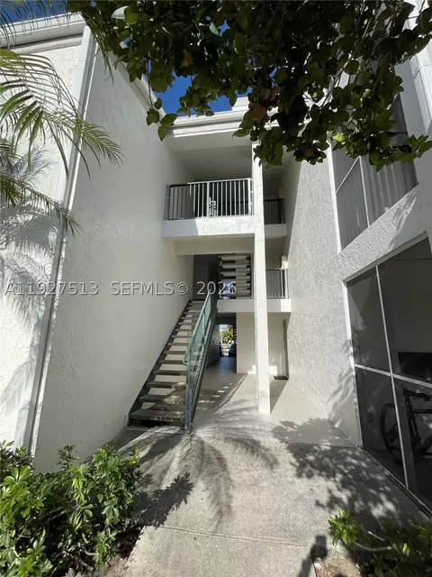 5686 Rock Island Rd #114, Tamarac, FL 33319