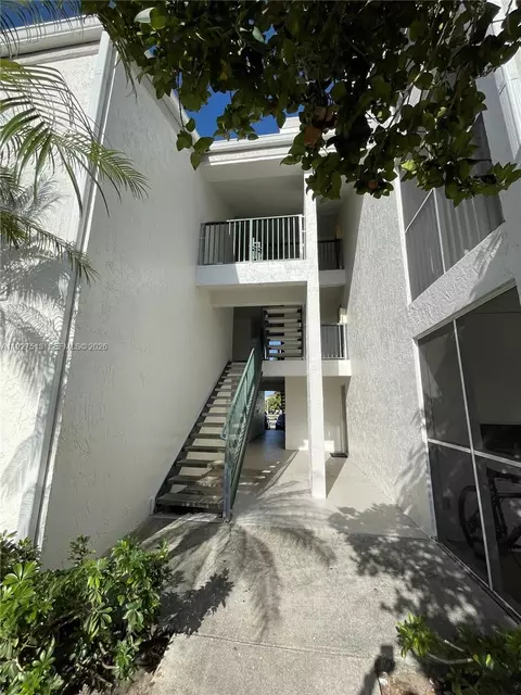 5686 Rock Island Rd #114, Tamarac, FL 33319