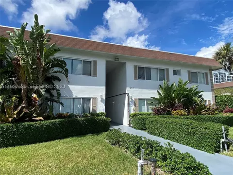 151 SE 6th Ave #2, Pompano Beach, FL 33060