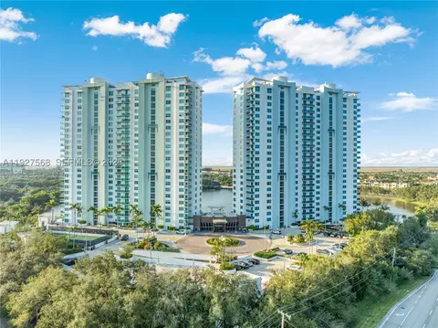 2641 N Flamingo Rd #1703N, Sunrise, FL 33323