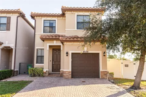 4638 NW 59th St, Tamarac, FL 33319