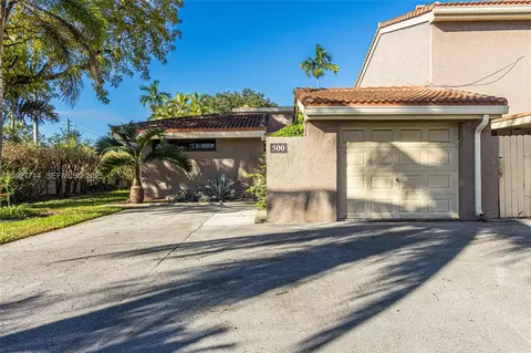 500 Bonnie Brae Way #17, Hollywood, FL 33021