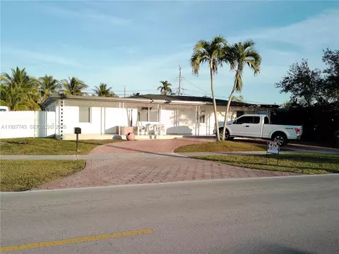 4805 SW 112th Ave, Miami, FL 33165