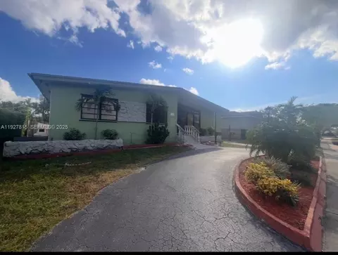 8220 SW 29th St, Miami, FL 33155