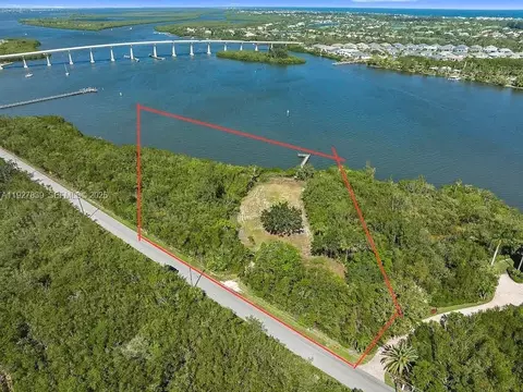 250 Live Oak Dr, Vero Beach, FL 32963