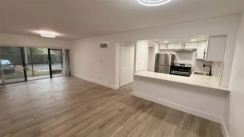 5845 Washington St #65, Hollywood, FL 33023