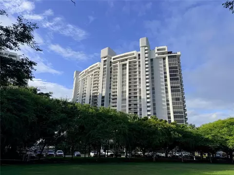 9 Island Ave #2414, Miami Beach, FL 33139